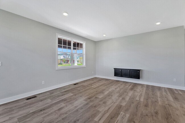 Building Photo - Spacious 3-Bed Home in Maize Schools – Roo...