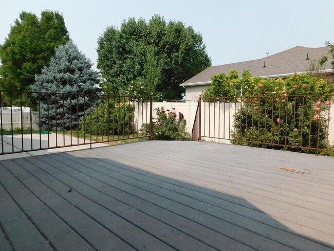 Building Photo - 6363 Murray Bluffs Dr