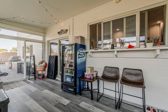Building Photo - 2163 S Las Flores