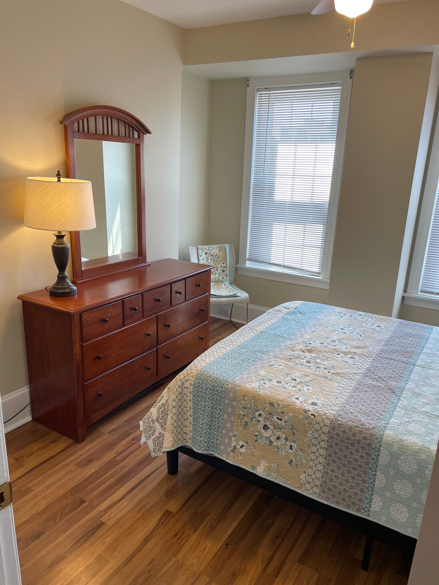 Building Photo - 600 Roxborough Ave