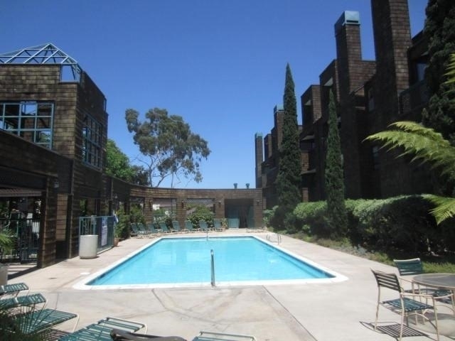 Building Photo - Great 2 Bedroom condo in UTC!