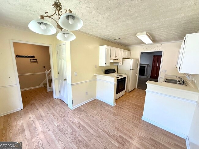 Building Photo - 2949 Governors Ct