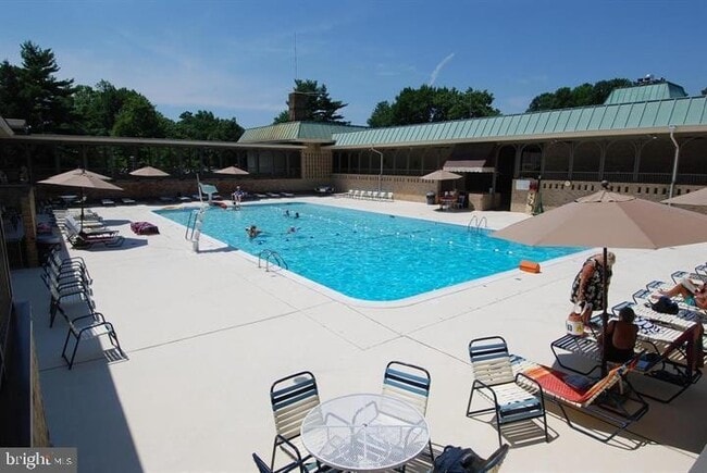 Building Photo - 3330 N Leisure World Blvd