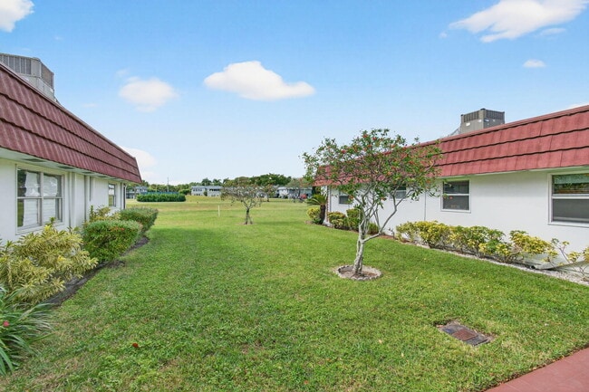 Building Photo - 213 Waterford Cresent