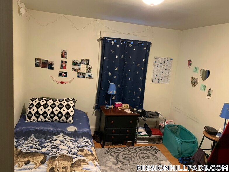 Building Photo - 2 Shepherd Ave