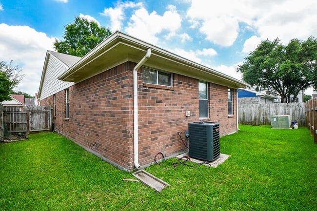 Building Photo - 2911 Copper Cliff Dr