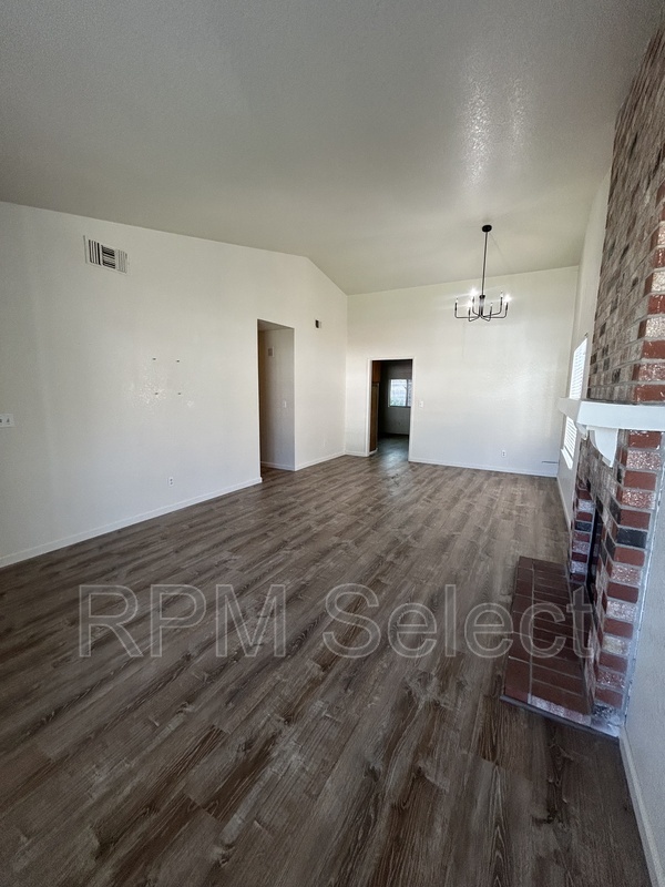 Building Photo - 652 Catalina Ct