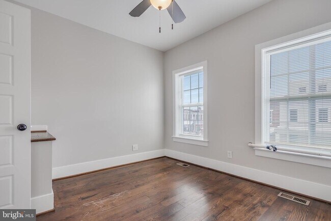 Building Photo - 635 20th St NE