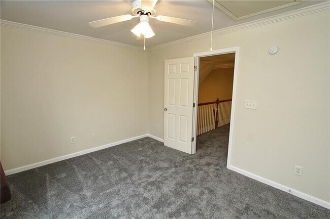 Building Photo - 1360 Eastgate Ct