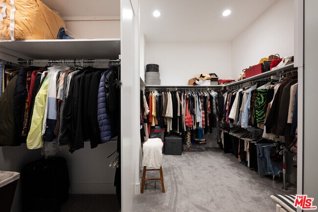 Building Photo - 9 Casaba Rd