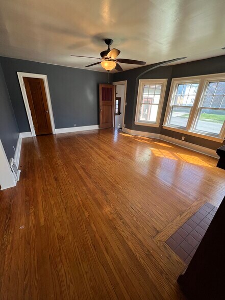 Building Photo - 284 Nassau Ave