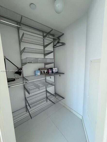 Building Photo - 200 Biscayne Boulevard Way