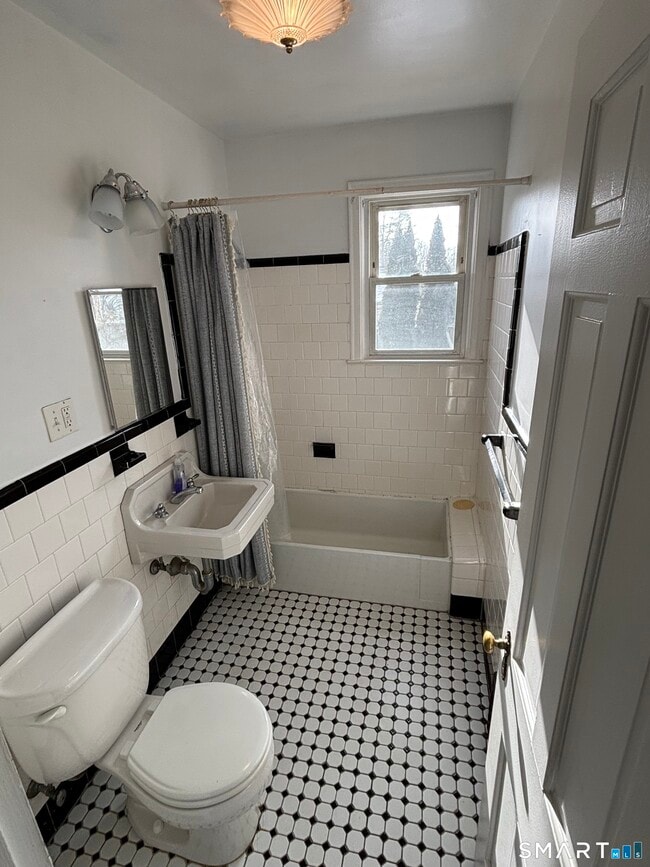 Building Photo - 9 S Pine Creek Ct