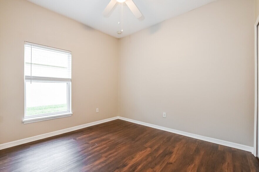 Building Photo - 344 Marathon Ln