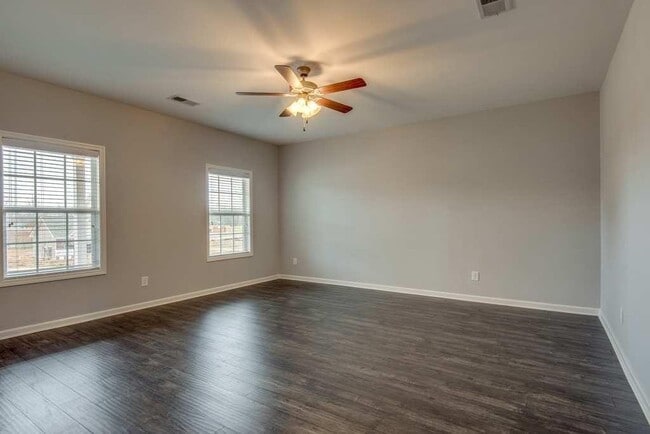 Building Photo - **COMING SOON!** EXECUTIVE HOME AVAILABLE ...
