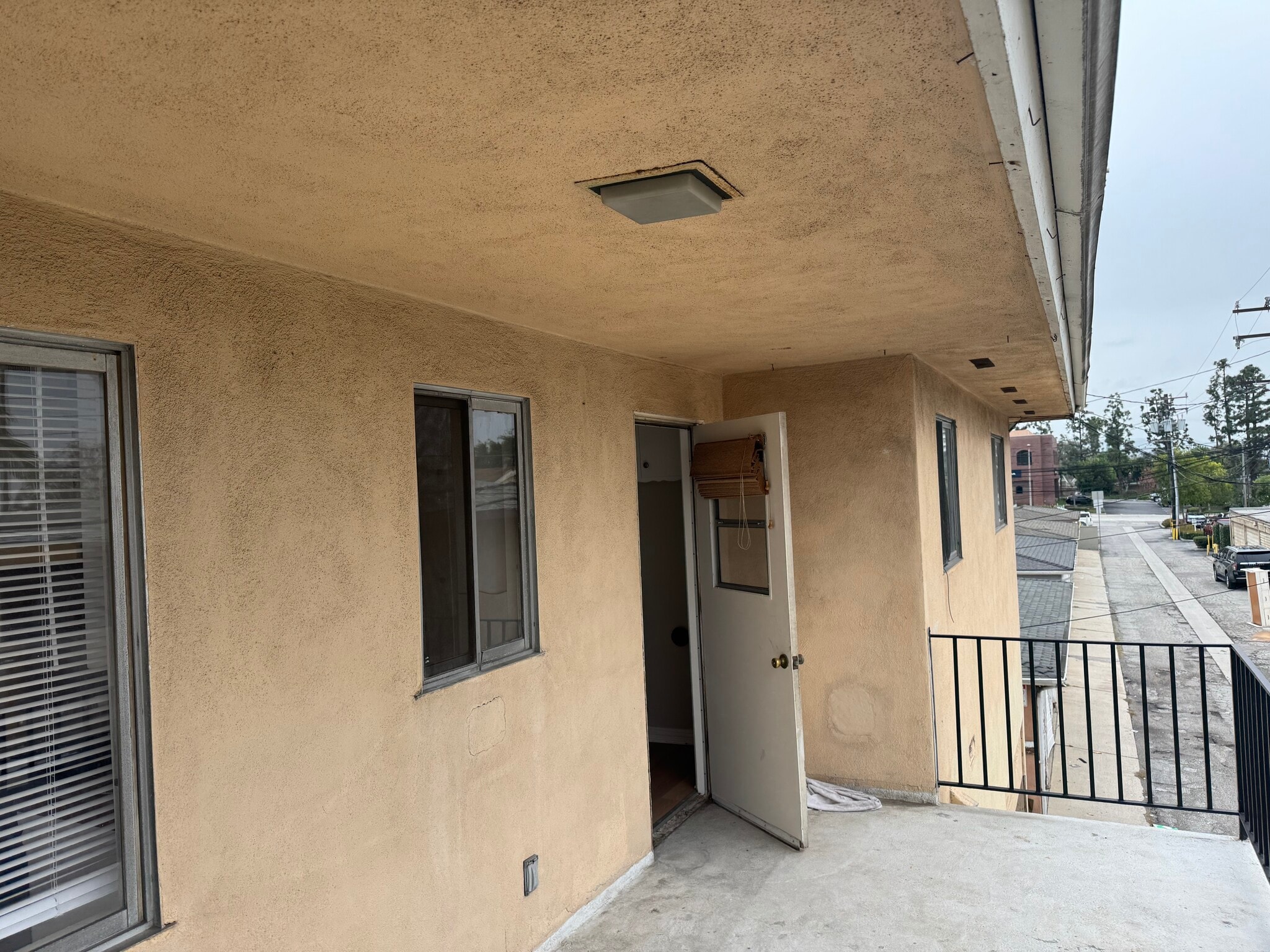 Building Photo - 2227 W Beverly Blvd