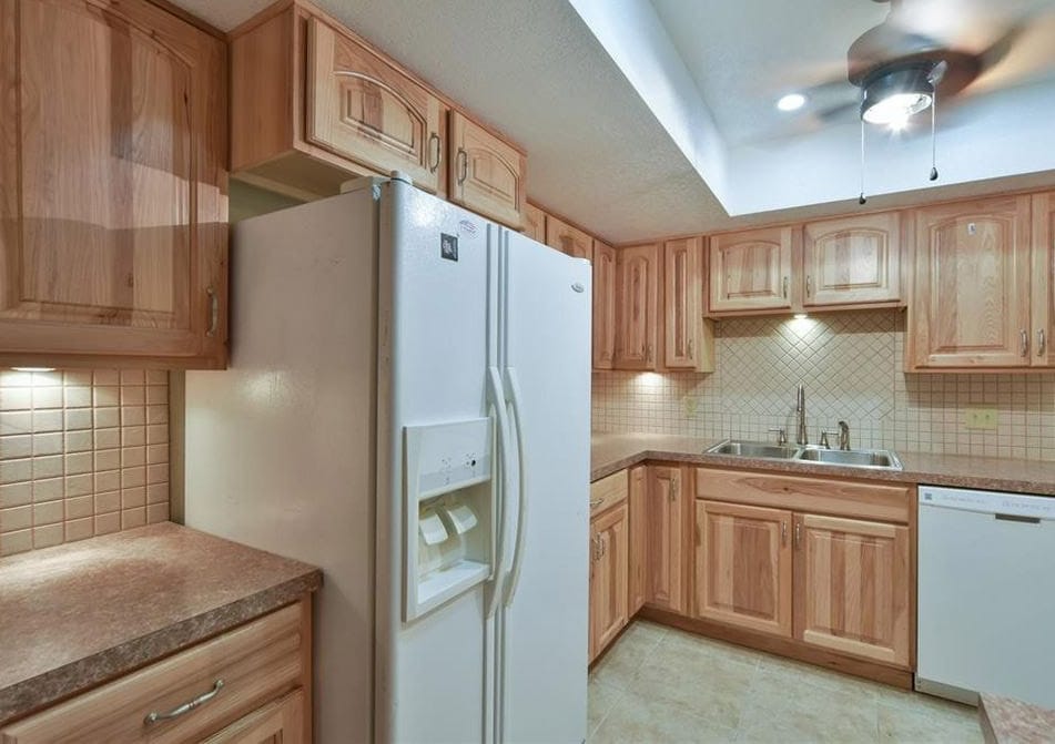 Building Photo - 631 Midway Dr