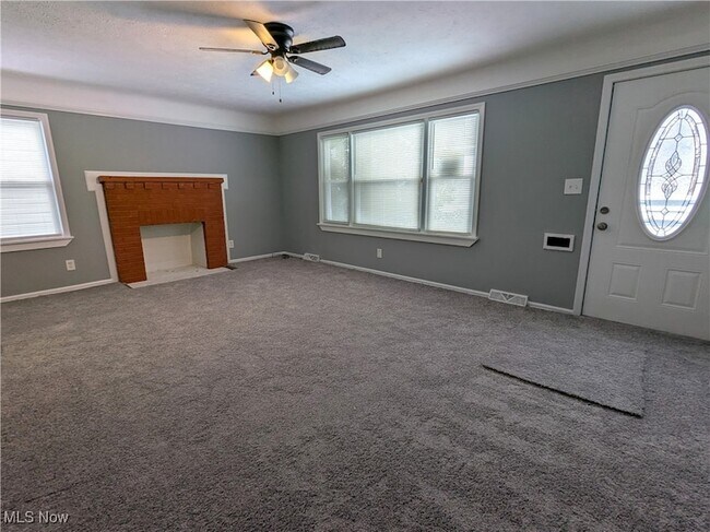 Building Photo - 16401 Home Ave