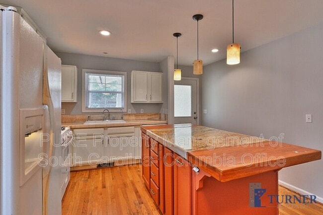 Building Photo - 801 Laurel Hill Ln