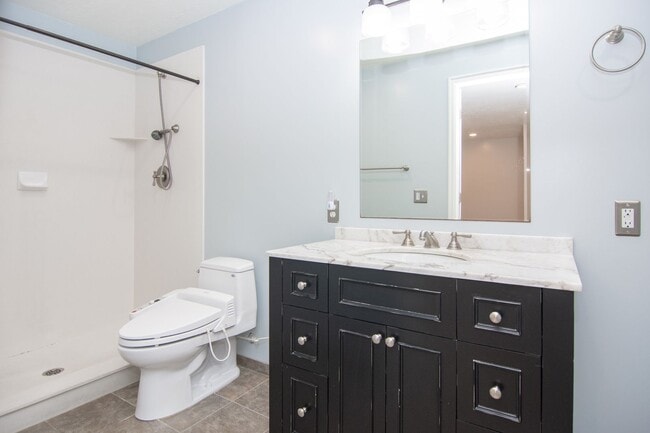 Building Photo - Gorgeous Bountiful Home w/ Solar & 3 Car Garage