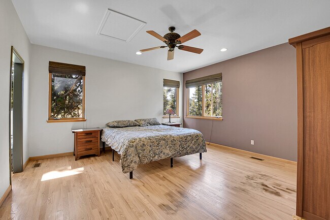Building Photo - 33628 Berg Ln