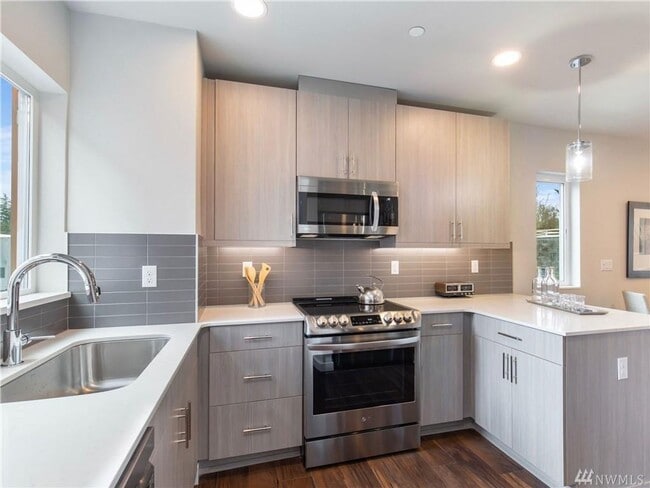 Building Photo - Brand New Modern 3 Bedroom Townhome in the...