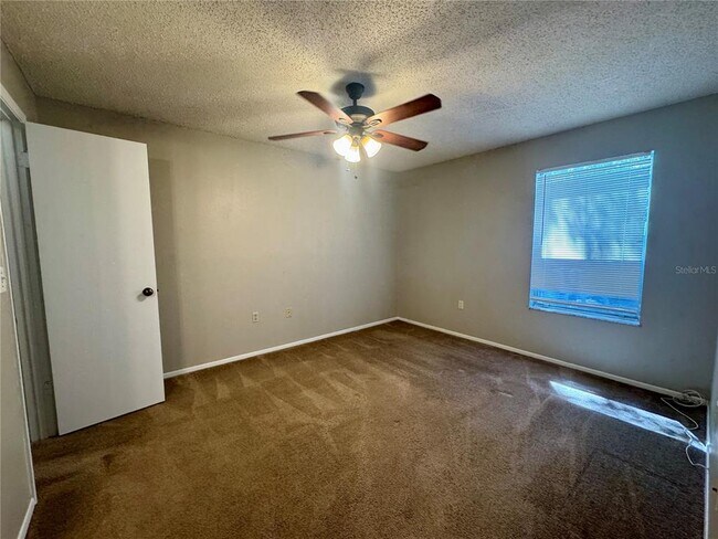 Building Photo - 633 Buoy Ln