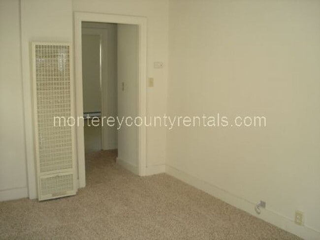 Building Photo - 812-814 Laine St
