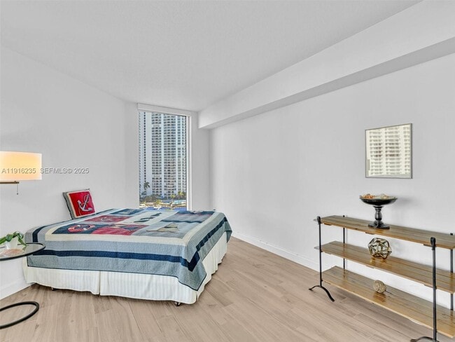 Building Photo - 3370 Hidden Bay Dr