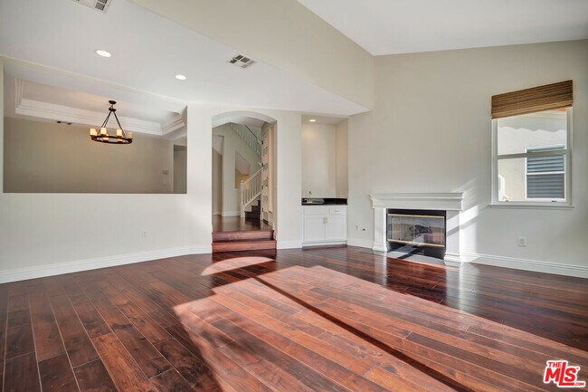 Building Photo - 6463 Zuma View Pl