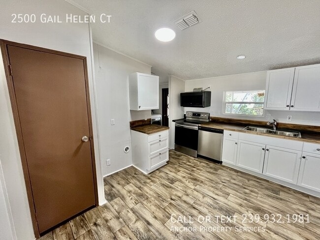 Building Photo - 2500 Gail Helen Ct