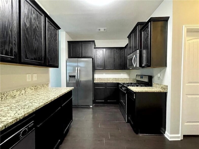 Building Photo - 6926 Golden Bud Ln