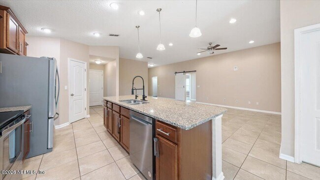 Building Photo - 16050 Dowing Creek Dr