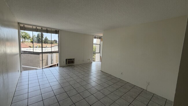 Building Photo - 3056 Rue D’Orleans