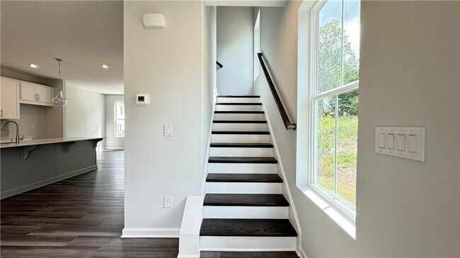 Building Photo - 1479 Creekside Cir NW