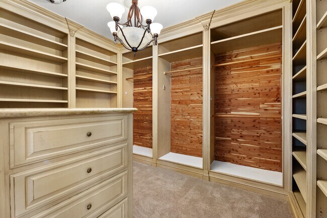 Building Photo - 26509 Via Sacramento