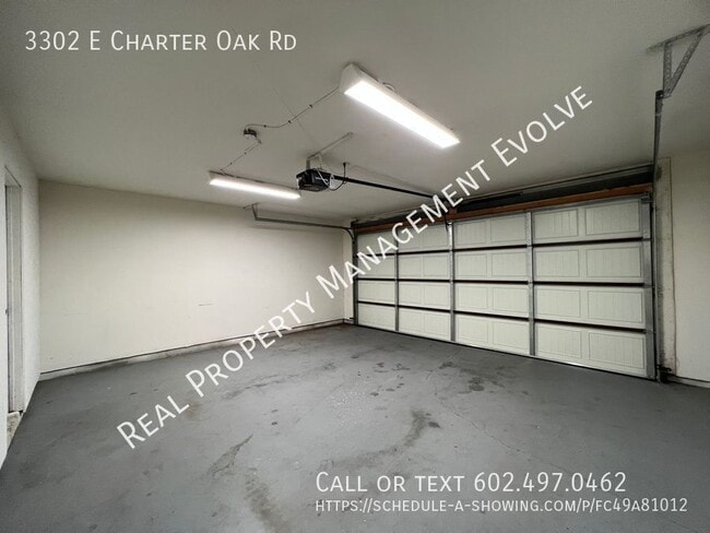 Building Photo - 3302 E Charter Oak Rd