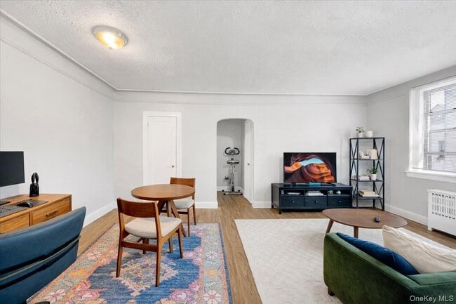 Building Photo - 7 Greenridge Ave