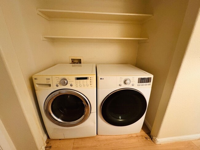 Building Photo - 2 bedroom, 2-bathroom condo for rent