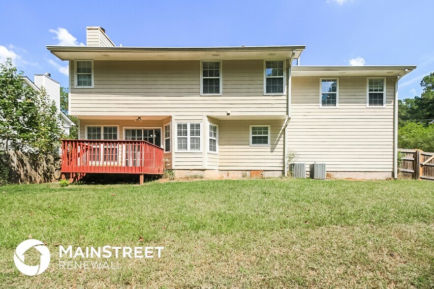 Building Photo - 8535 Glenwoods Dr
