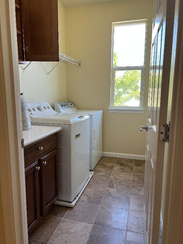 Building Photo - 9405 Clemente Dr