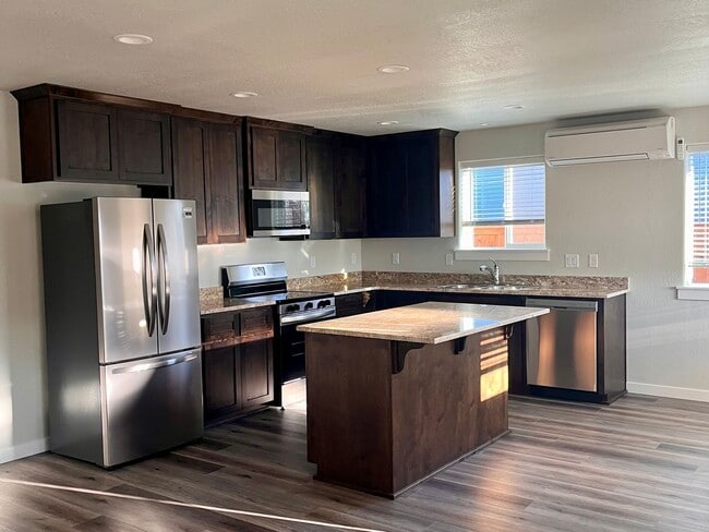 Building Photo - New Construction Medford/Central Point Area - Close to all Everything !