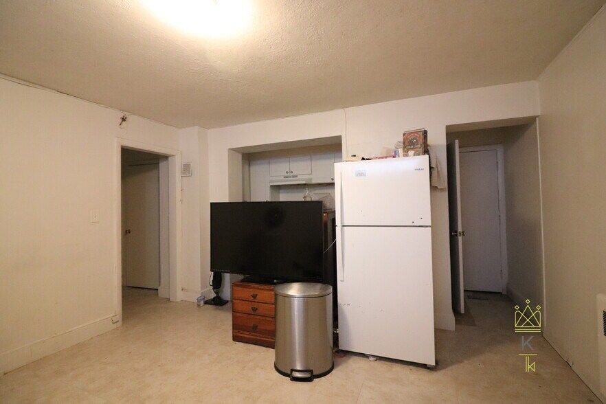 Building Photo - 50 Parkman St