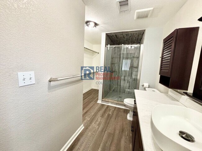 Building Photo - 5633 E Atlantic Pl