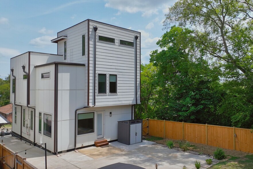 Building Photo - 407B Moore Ave