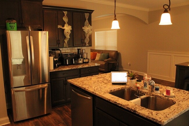 Building Photo - 111 Sourwood Ln