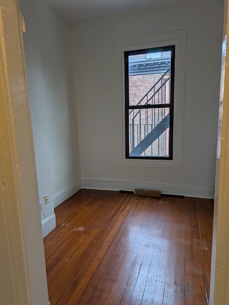 Building Photo - 509 Columbus Ave