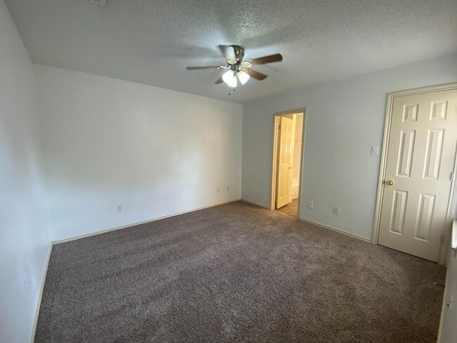 Building Photo - 401 Kline Ave