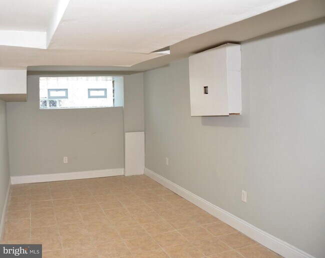 Building Photo - 5223 Euclid St
