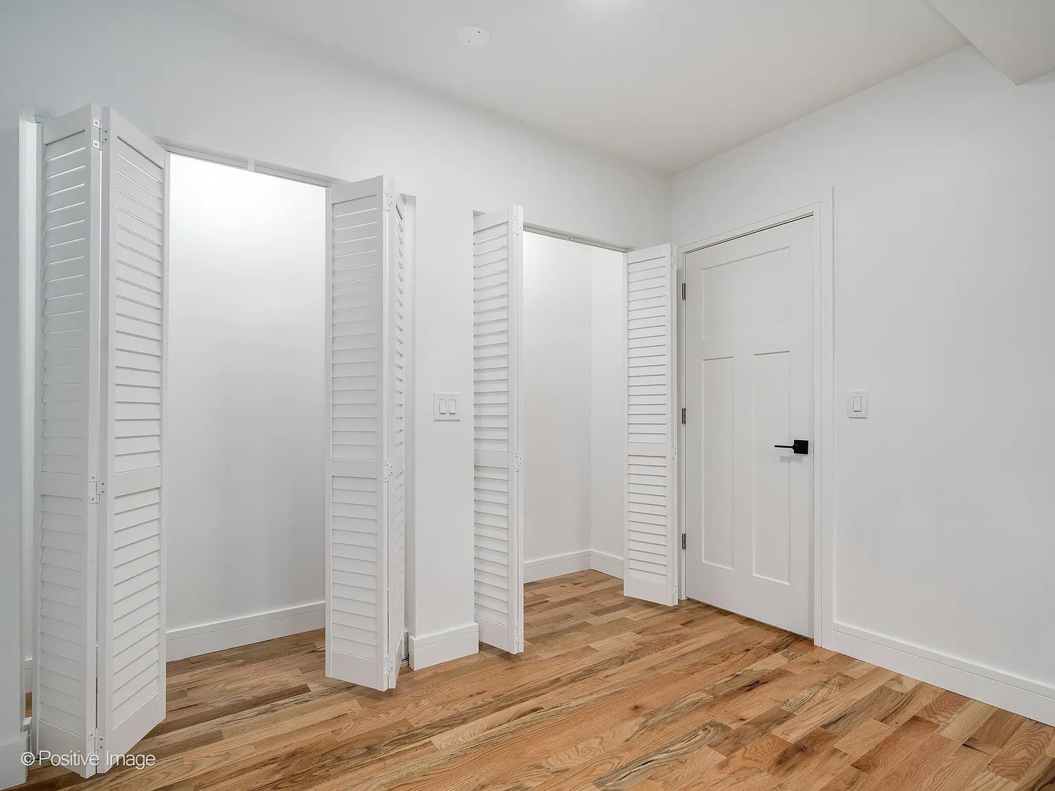 Building Photo - 3016 W 40th St